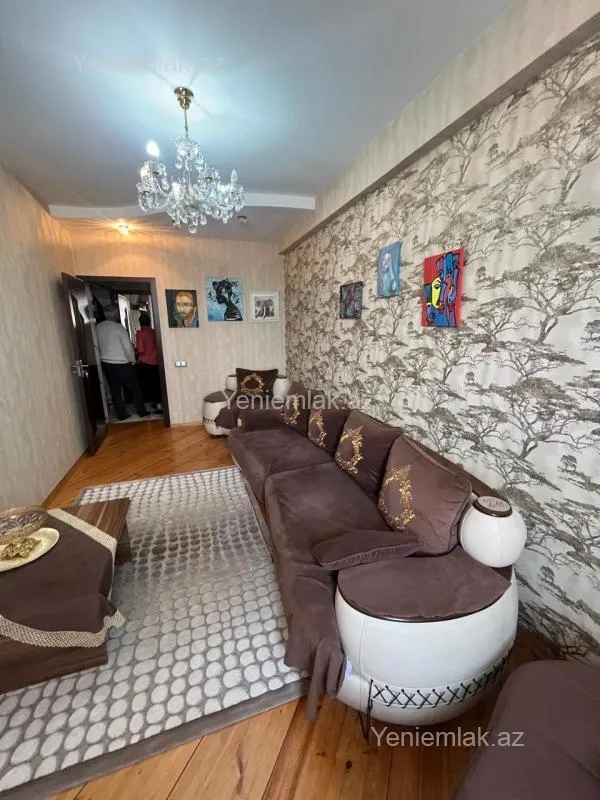 Satılır 3 otaqlı yeni tikili 85 m²
