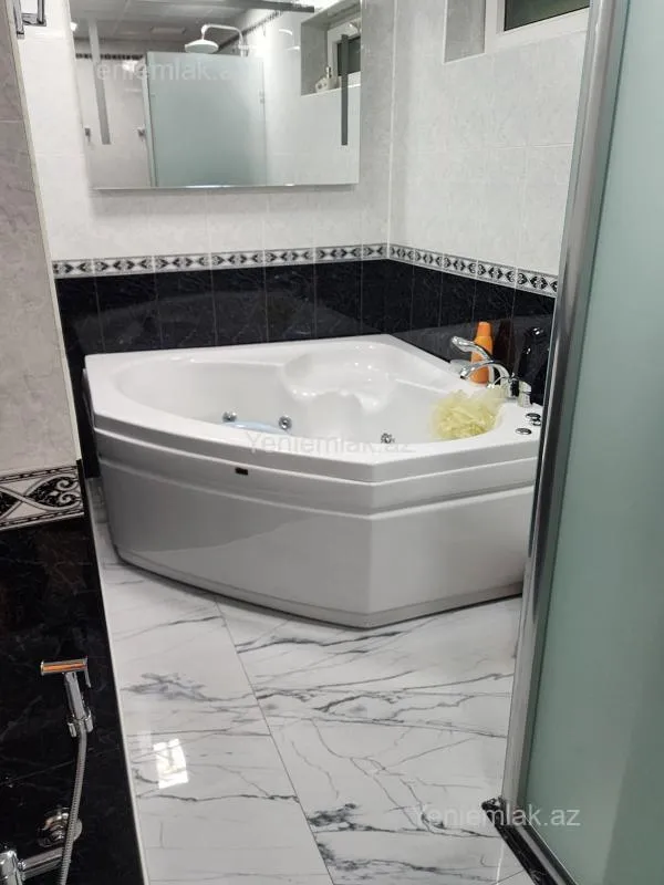 Satılır 5 otaqlı yeni tikili 210 m²