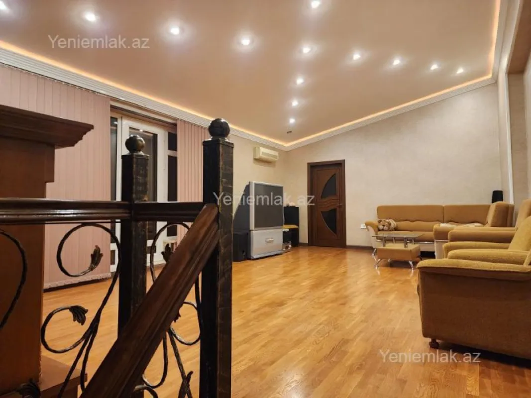 Satılır 5 otaqlı yeni tikili 210 m²