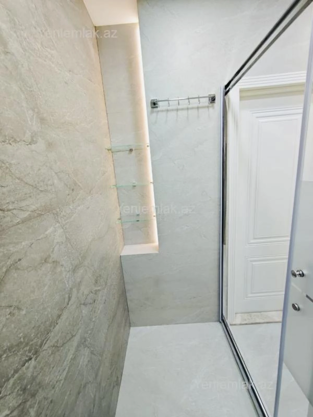 Satılır 2 otaqlı yeni tikili 85 m²
