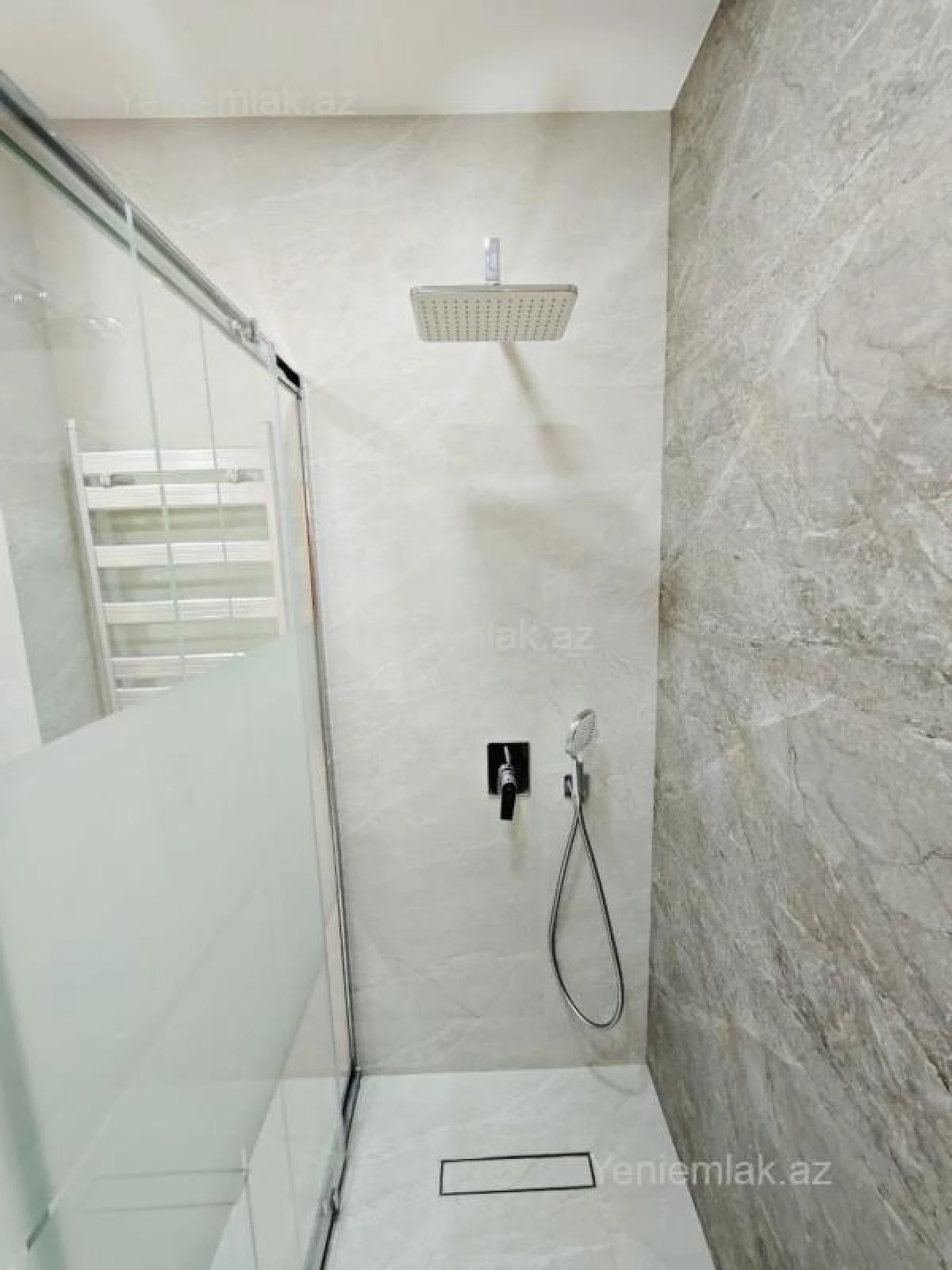 Satılır 2 otaqlı yeni tikili 85 m²