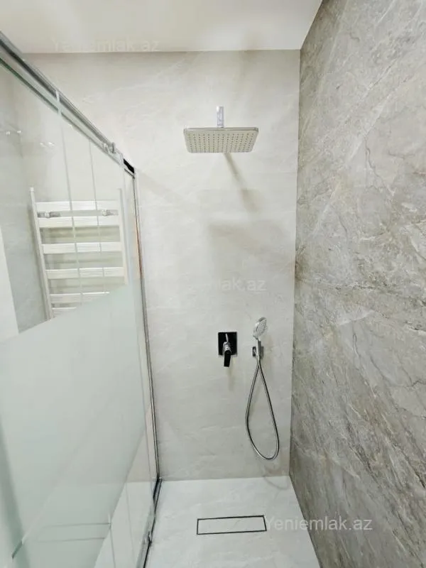 Satılır 2 otaqlı yeni tikili 85 m²