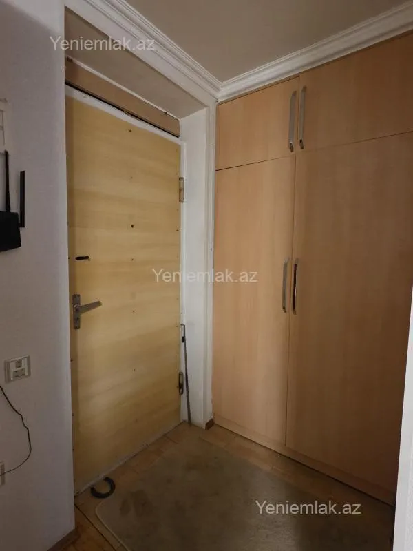 Satılır 1 otaqlı köhnə tikili 35 m²