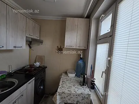Satılır 1 otaqlı köhnə tikili 35 m²