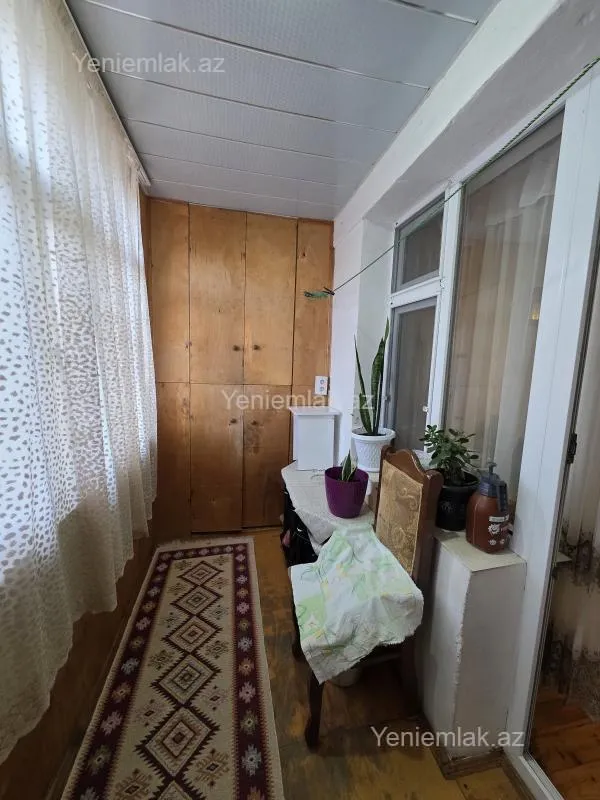 Satılır 1 otaqlı köhnə tikili 35 m²