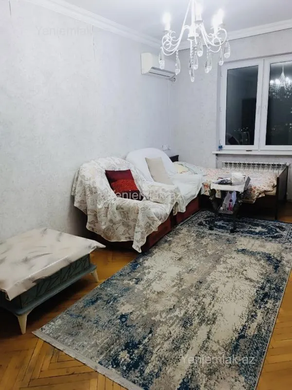 Satılır 3 otaqlı köhnə tikili 60 m²