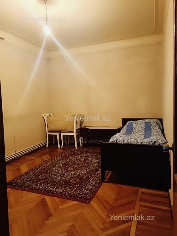 Satılır 3 otaqlı köhnə tikili 60 m²