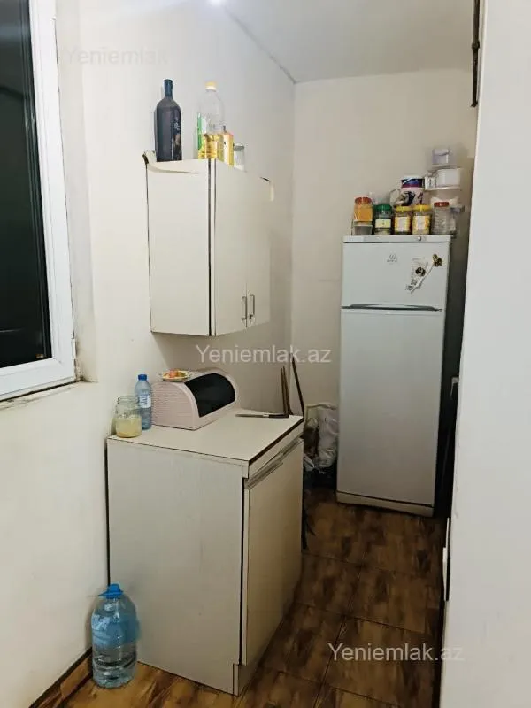 Satılır 3 otaqlı köhnə tikili 60 m²