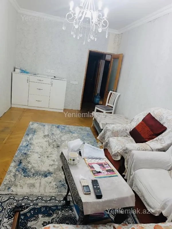 Satılır 3 otaqlı köhnə tikili 60 m²