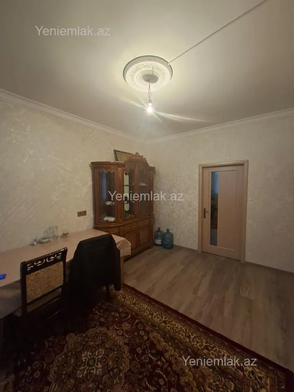 Satılır 3 otaqlı köhnə tikili 65 m²