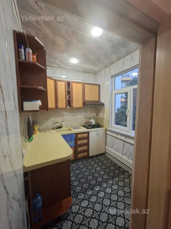 Satılır 3 otaqlı köhnə tikili 65 m²
