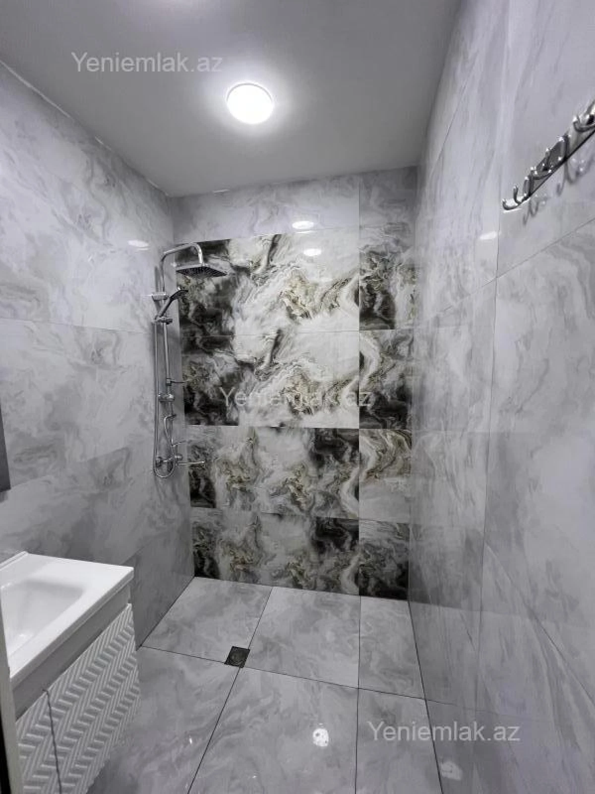 Satılır 2 otaqlı köhnə tikili 50 m²