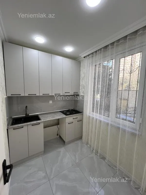 Satılır 2 otaqlı köhnə tikili 50 m²