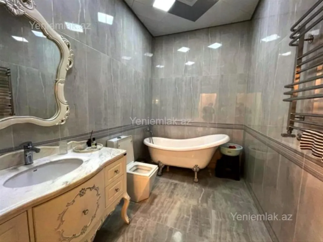 Satılır 4 otaqlı yeni tikili 205 m²