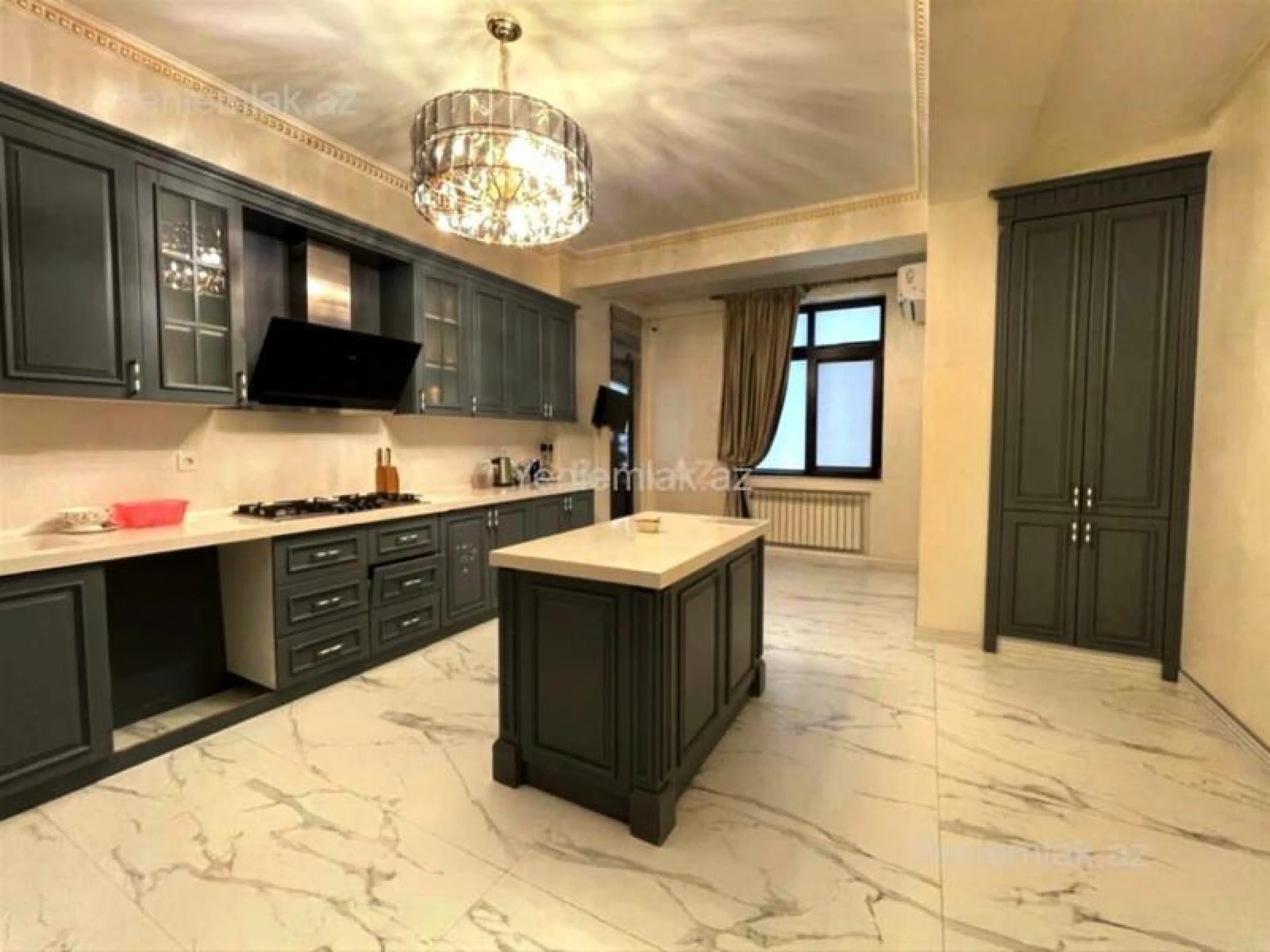 Satılır 4 otaqlı yeni tikili 205 m²