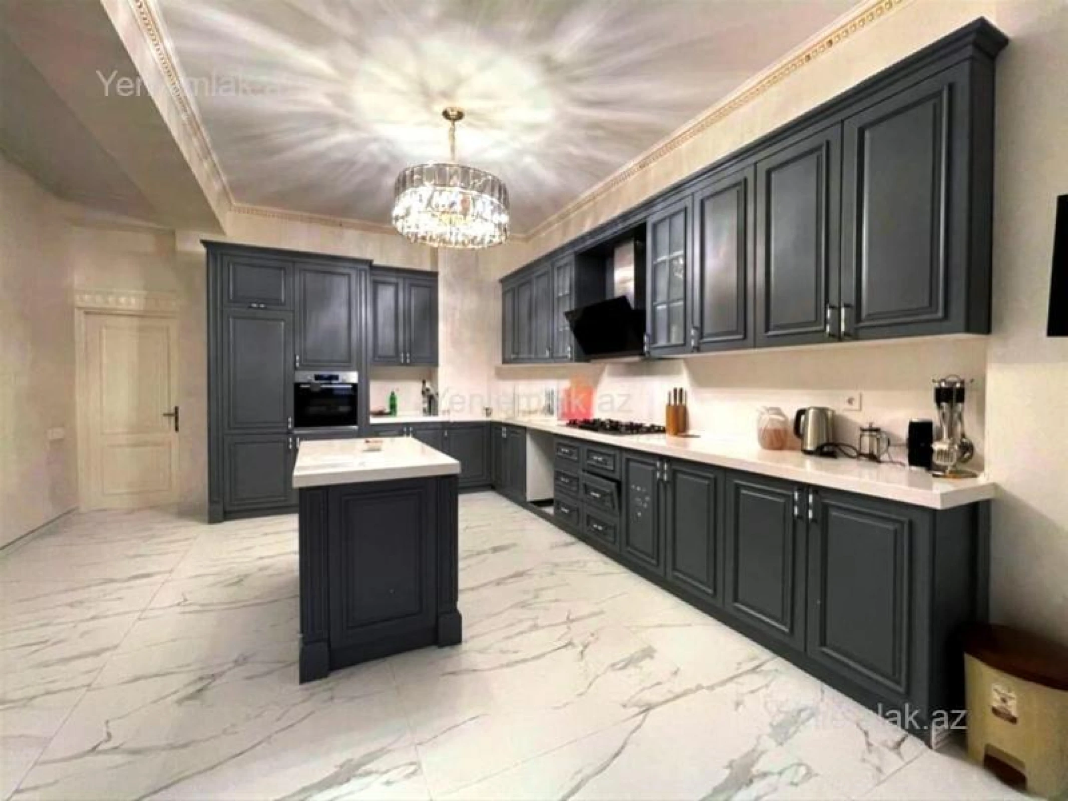 Satılır 4 otaqlı yeni tikili 205 m²