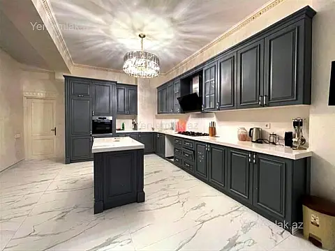 Satılır 4 otaqlı yeni tikili 205 m²