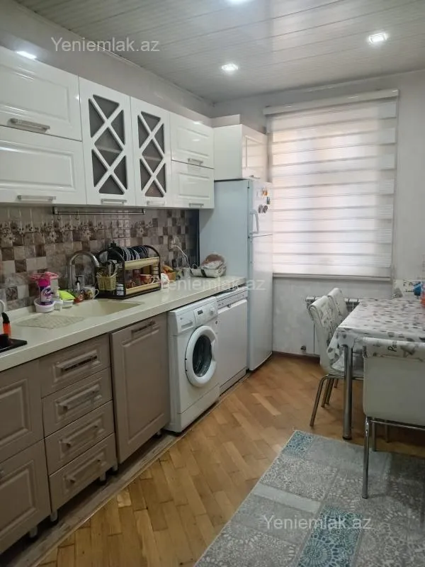 Satılır 3 otaqlı köhnə tikili 74 m²