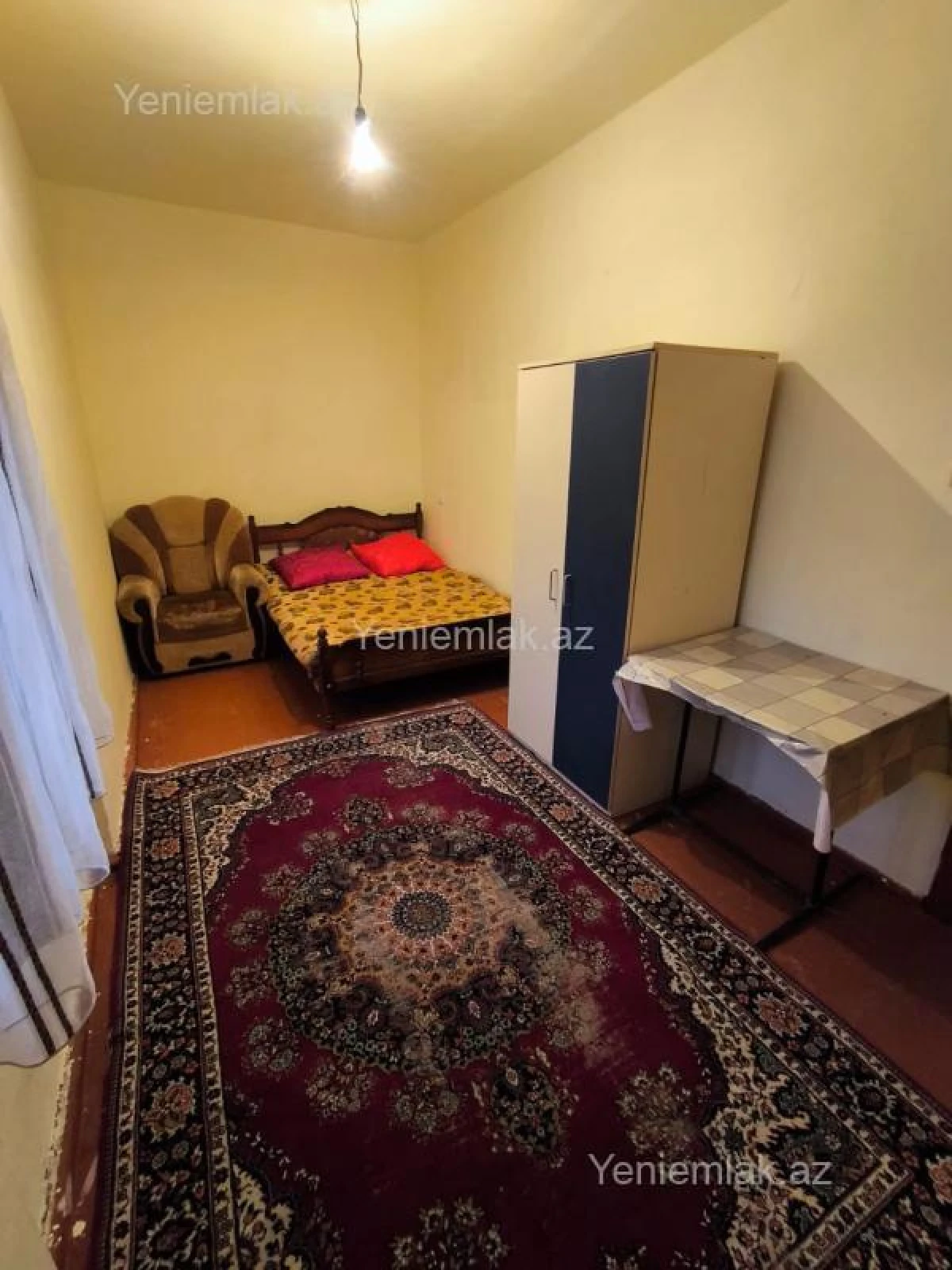 Satılır 2 otaqlı köhnə tikili 50 m²