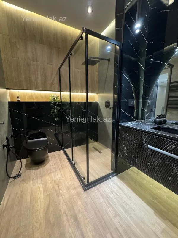 Satılır 6 otaqlı həyət evi 300 m²