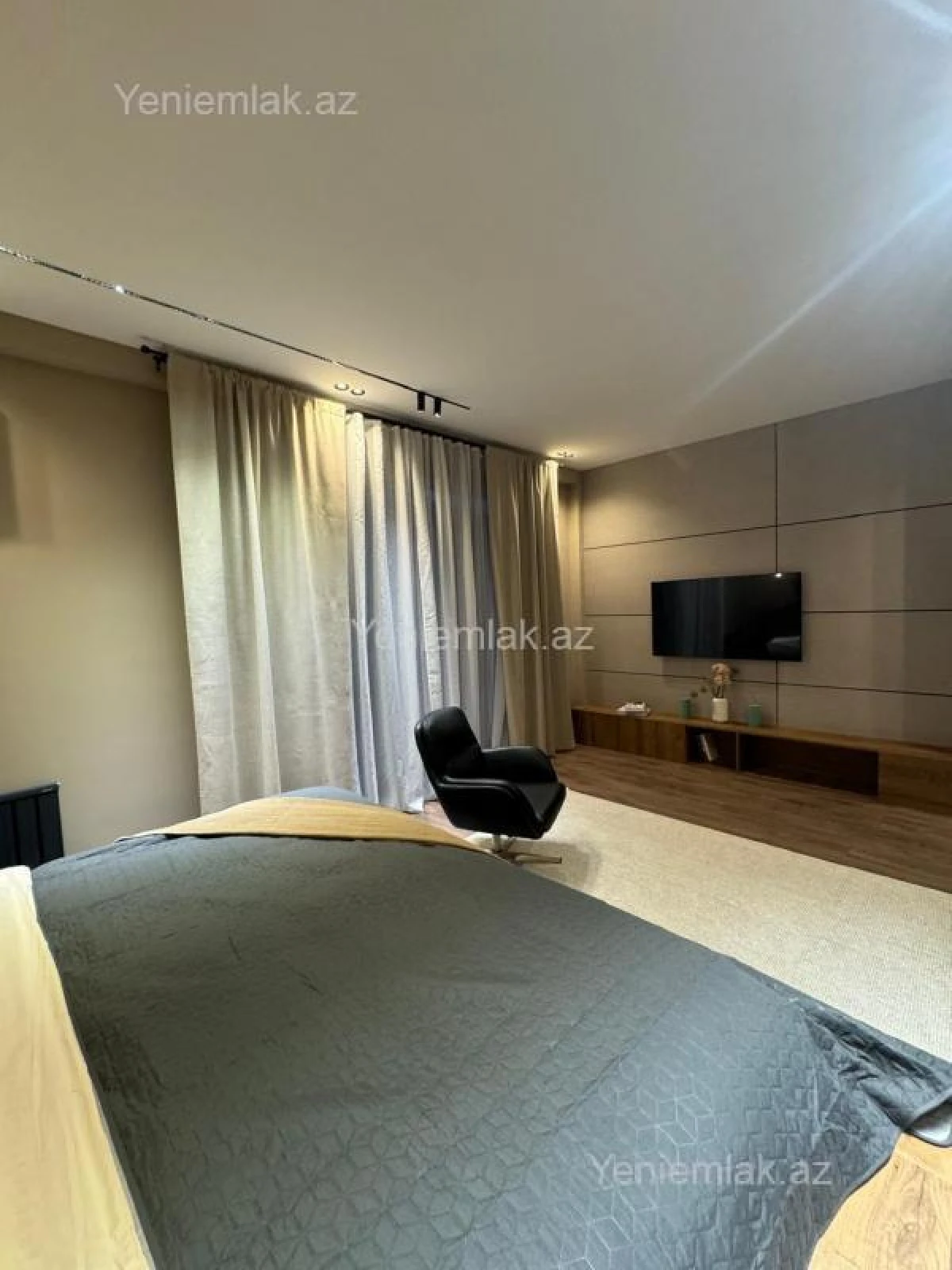 Satılır 6 otaqlı həyət evi 300 m²