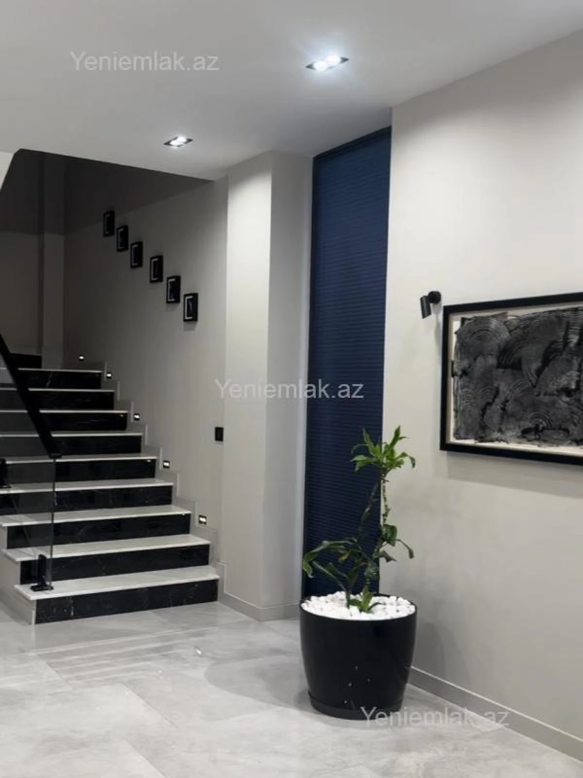 Satılır 6 otaqlı həyət evi 300 m²