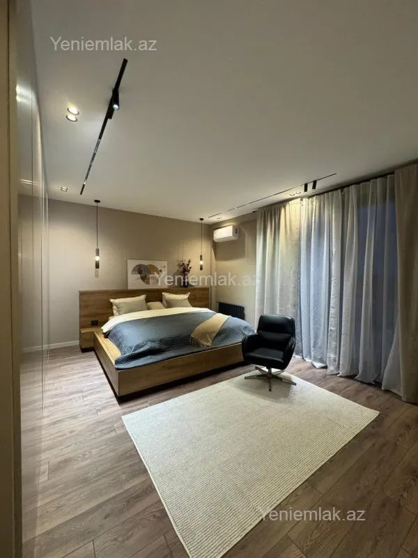 Satılır 6 otaqlı həyət evi 300 m²