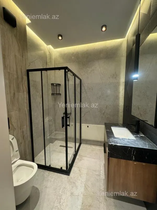 Satılır 6 otaqlı həyət evi 300 m²