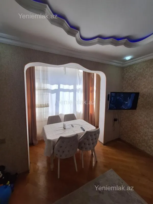 Satılır 3 otaqlı köhnə tikili 68 m²
