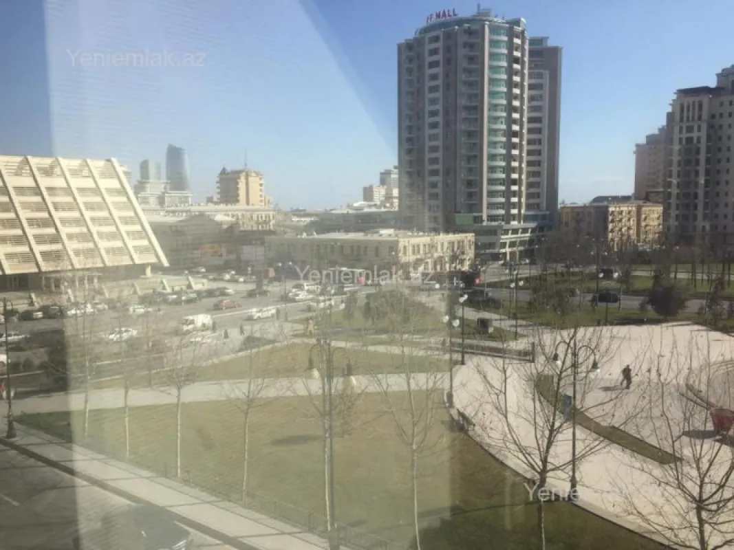 Satılır 3 otaqlı köhnə tikili 110 m²