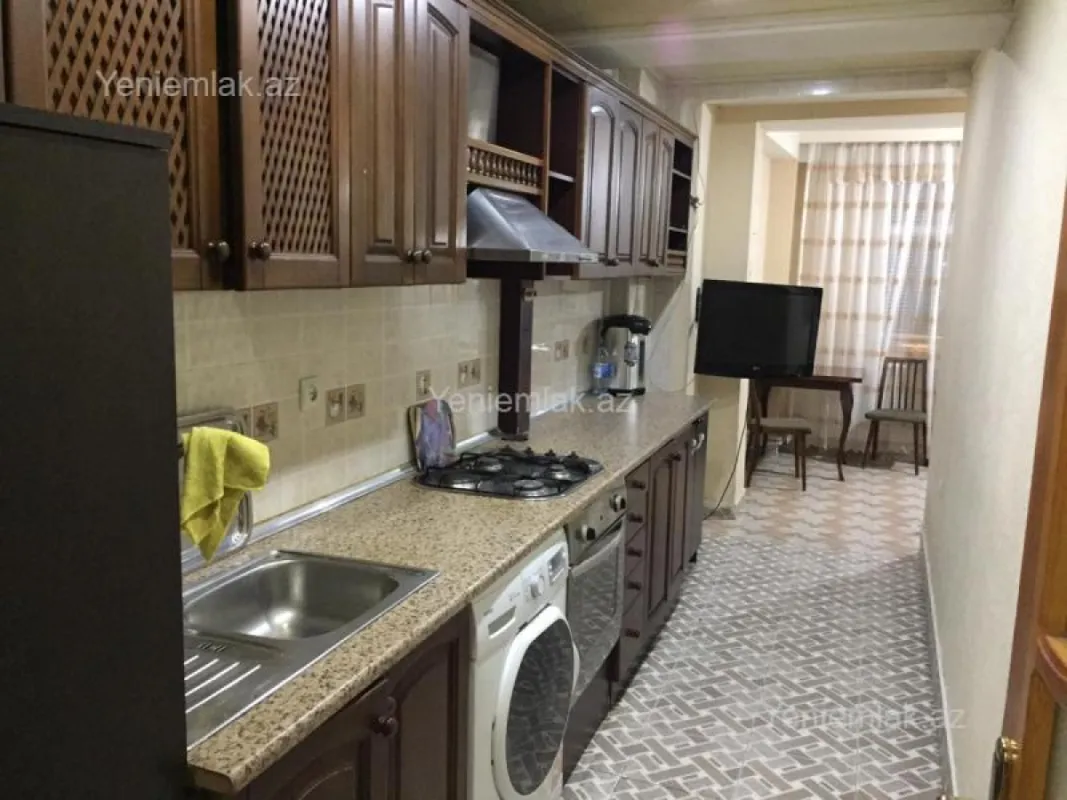 Satılır 3 otaqlı köhnə tikili 110 m²