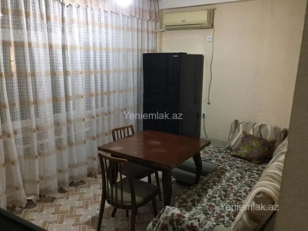 Satılır 3 otaqlı köhnə tikili 110 m²