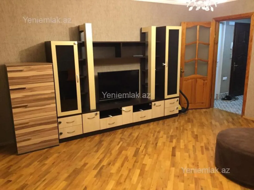 Satılır 3 otaqlı köhnə tikili 110 m²