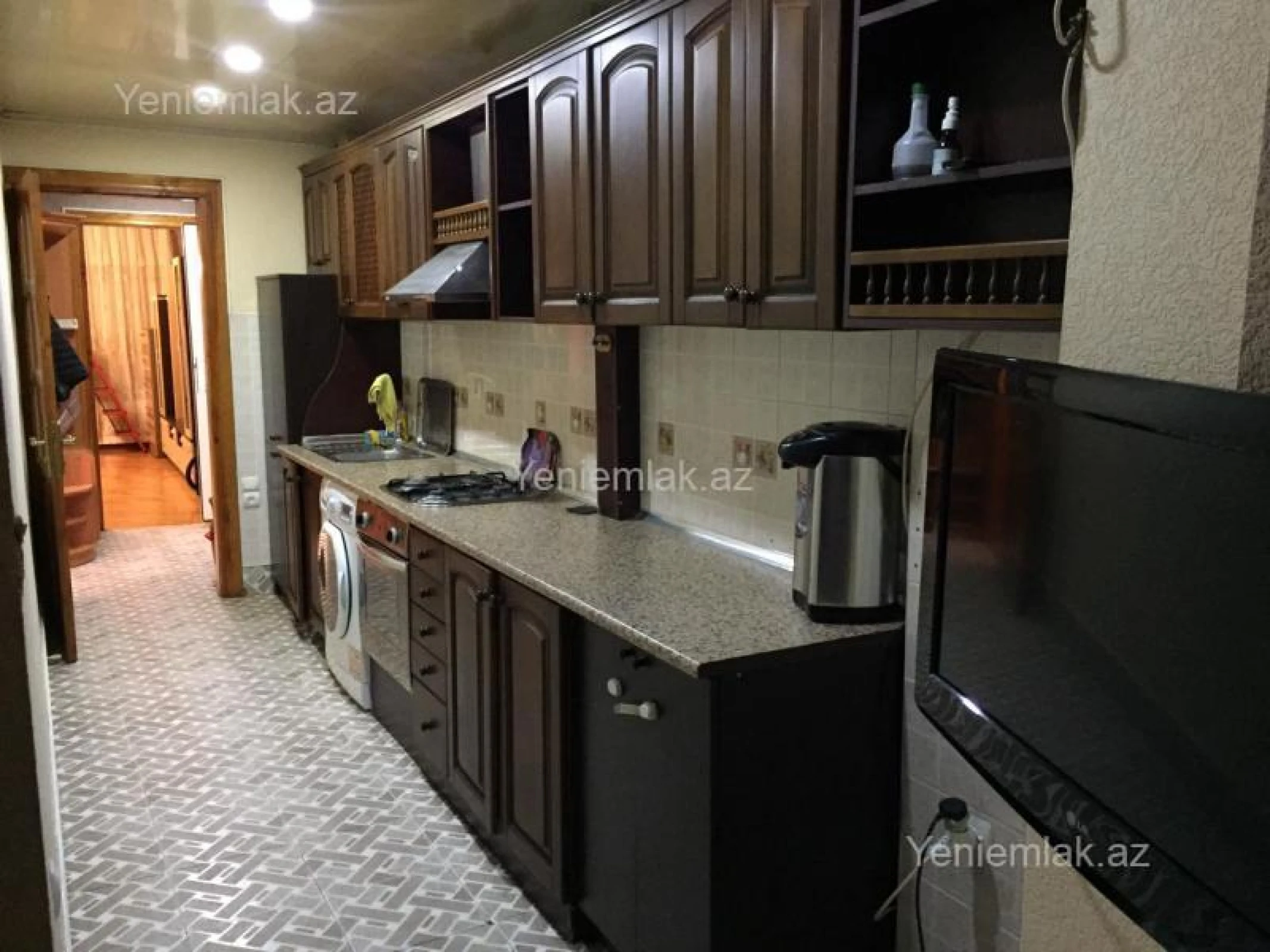 Satılır 3 otaqlı köhnə tikili 110 m²