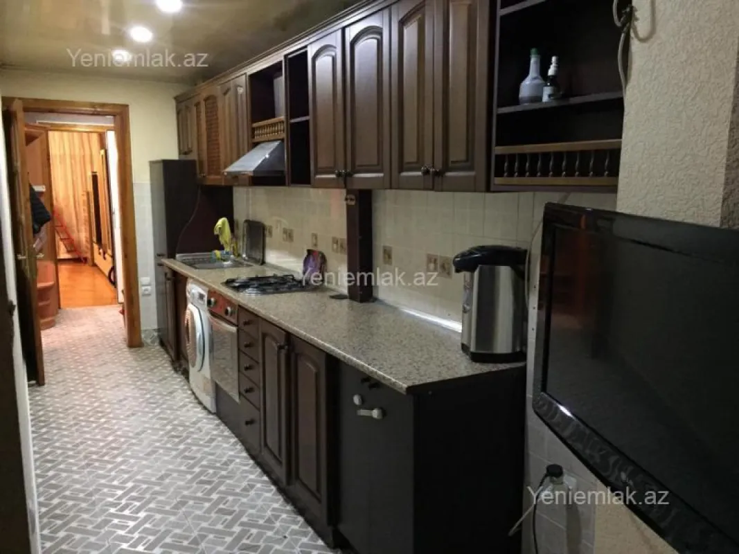 Satılır 3 otaqlı köhnə tikili 110 m²