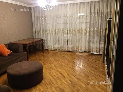 Satılır 3 otaqlı köhnə tikili 110 m²