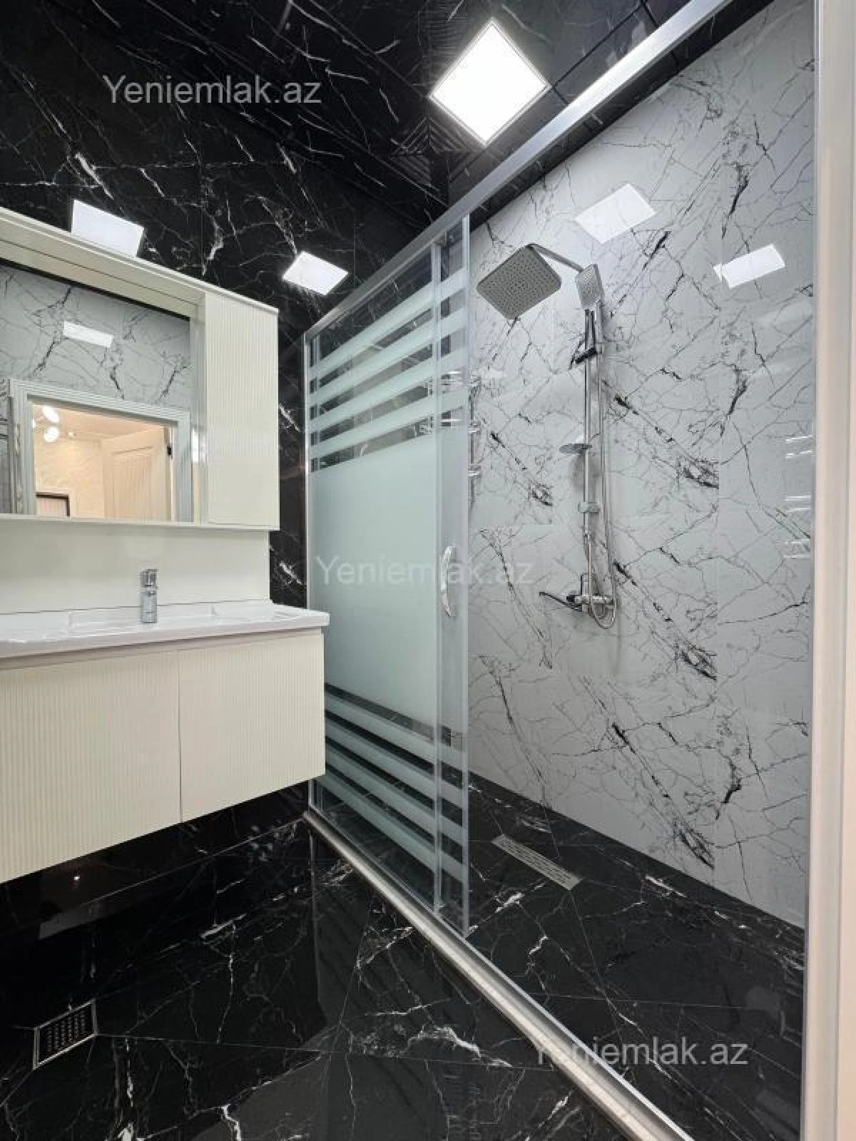 Satılır 4 otaqlı yeni tikili 156 m²