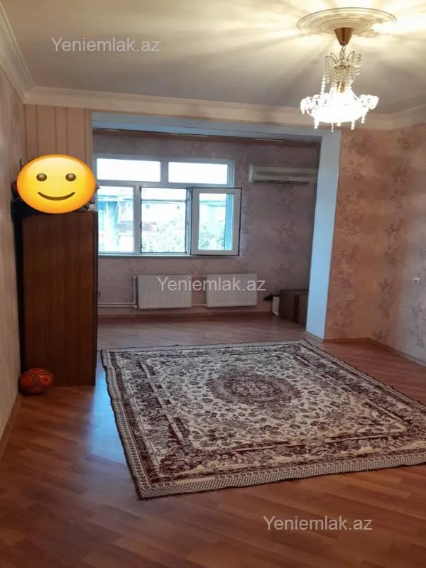 Satılır 4 otaqlı köhnə tikili 100 m²