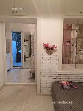 Satılır 1 otaqlı köhnə tikili 35 m²