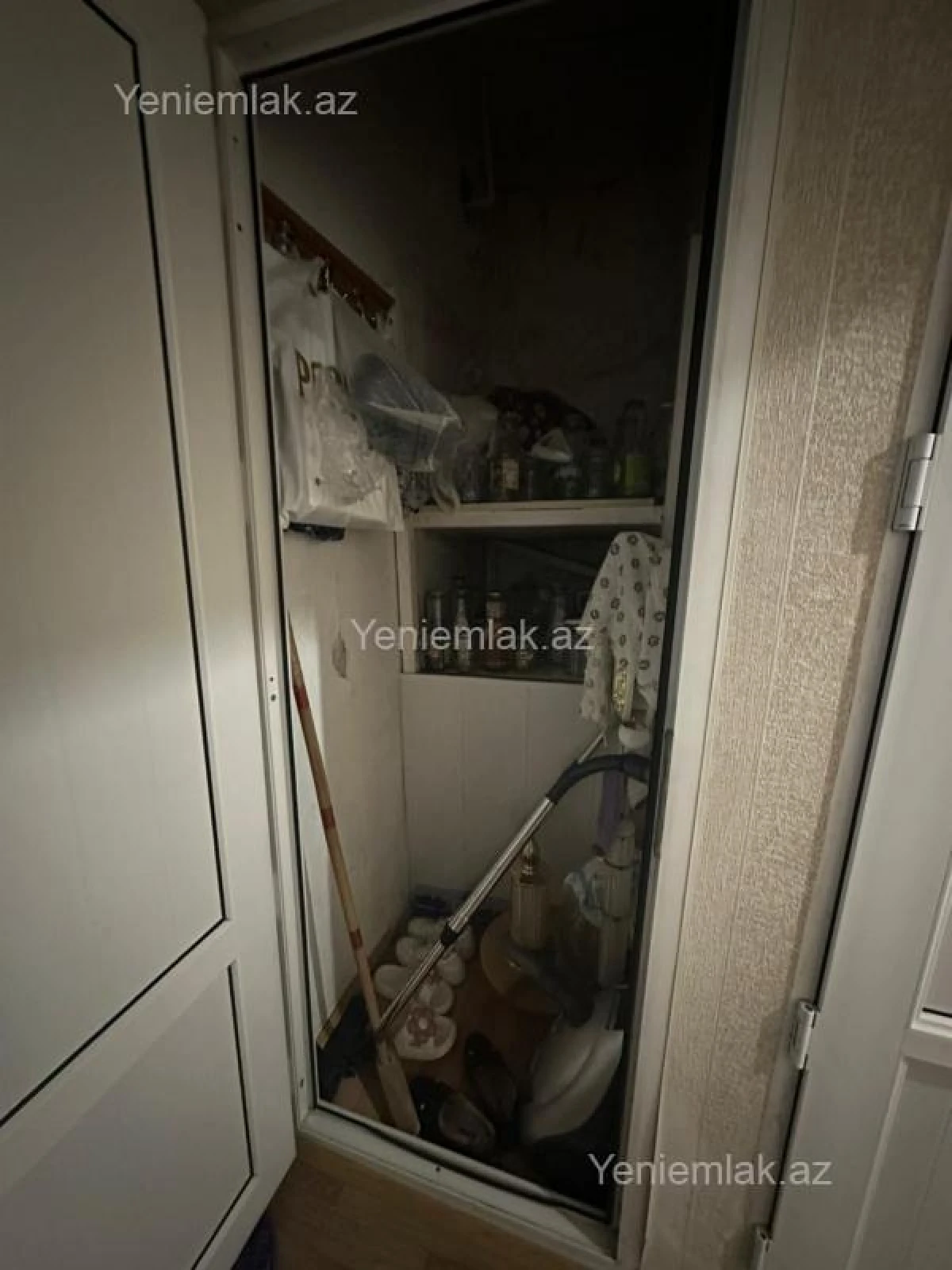 Satılır 2 otaqlı köhnə tikili 60 m²