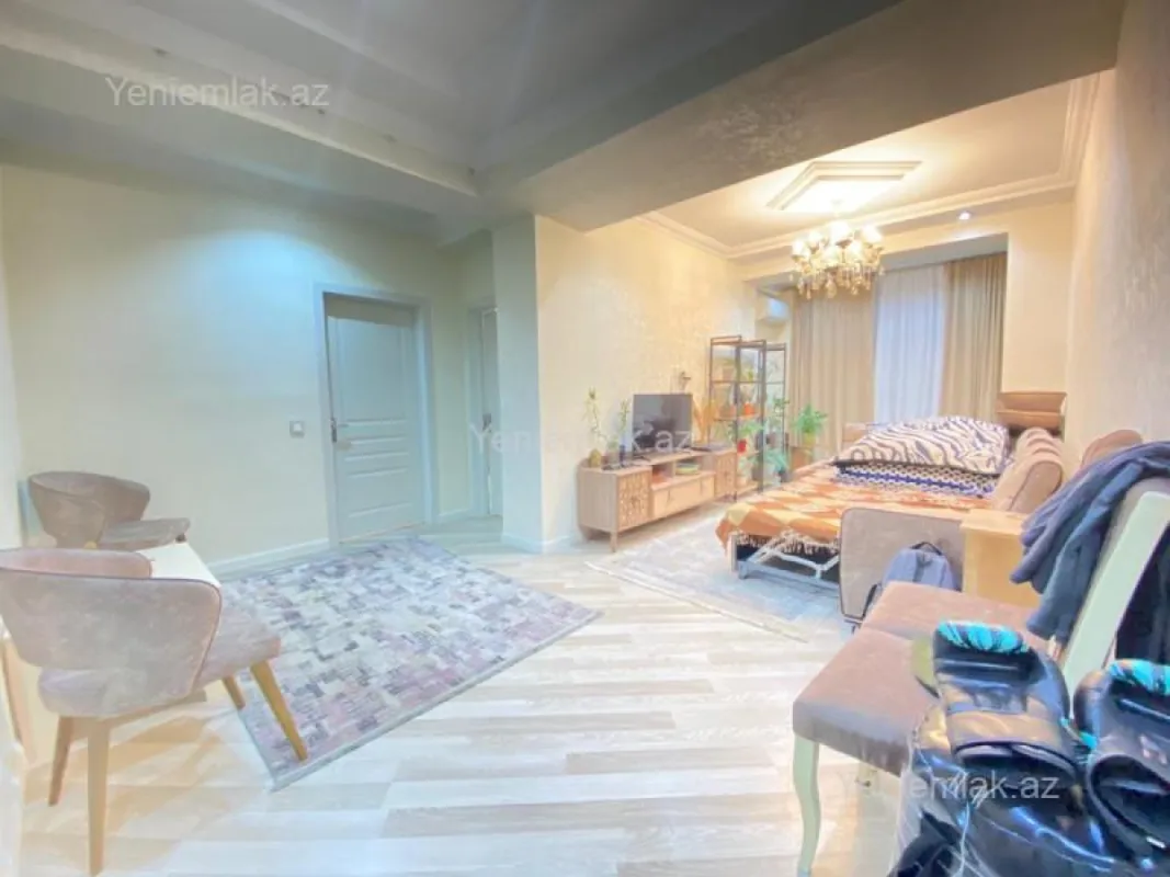 Satılır 3 otaqlı yeni tikili 130 m²