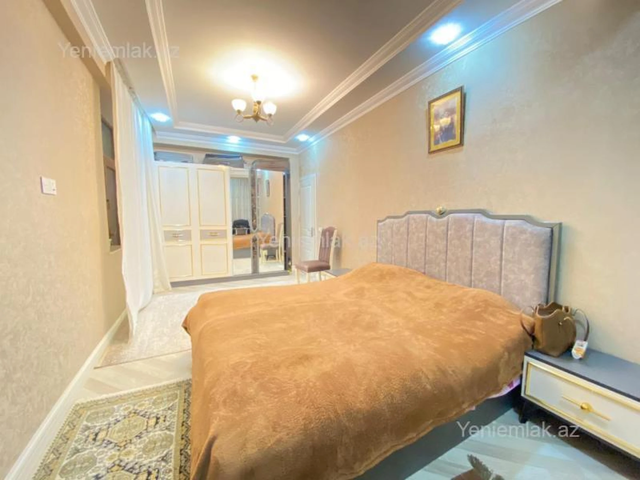 Satılır 3 otaqlı yeni tikili 130 m²