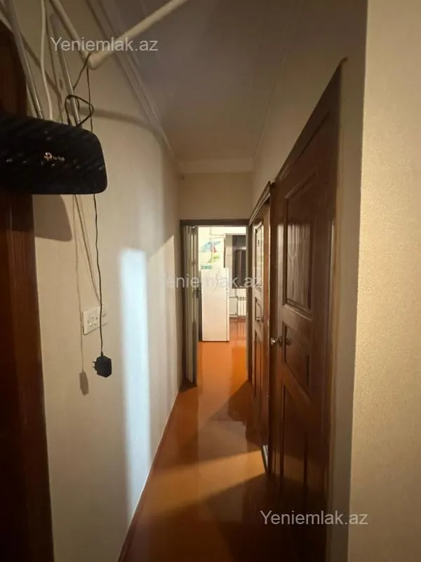 Satılır 2 otaqlı köhnə tikili 60 m²