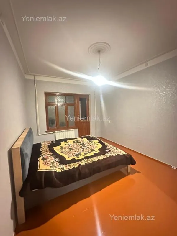 Satılır 2 otaqlı köhnə tikili 60 m²