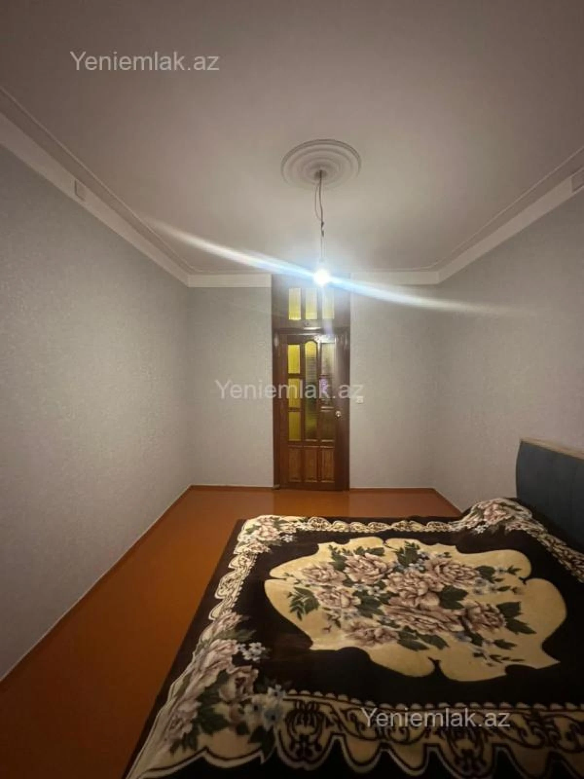 Satılır 2 otaqlı köhnə tikili 60 m²