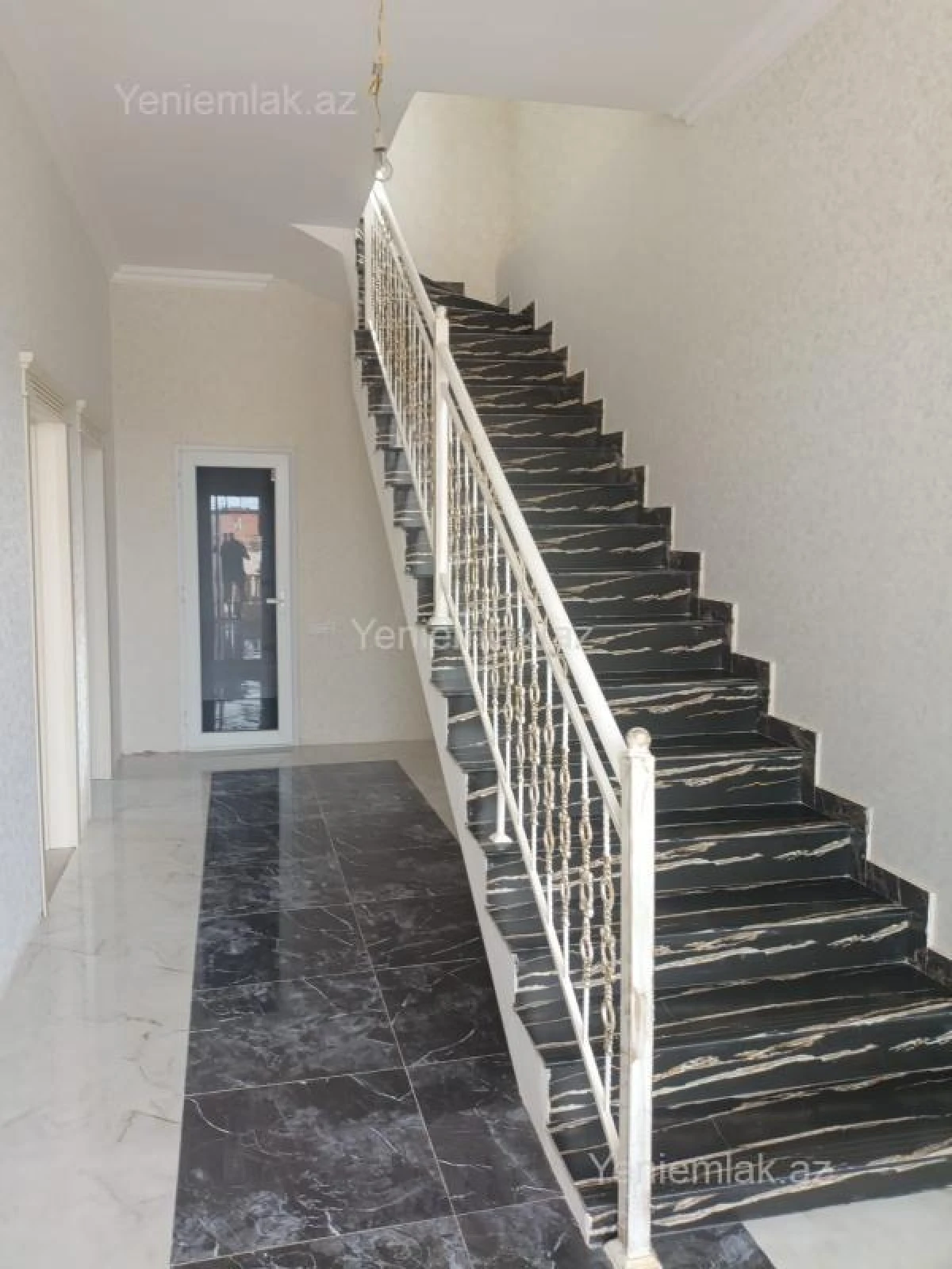 Satılır 4 otaqlı həyət evi 160 m²