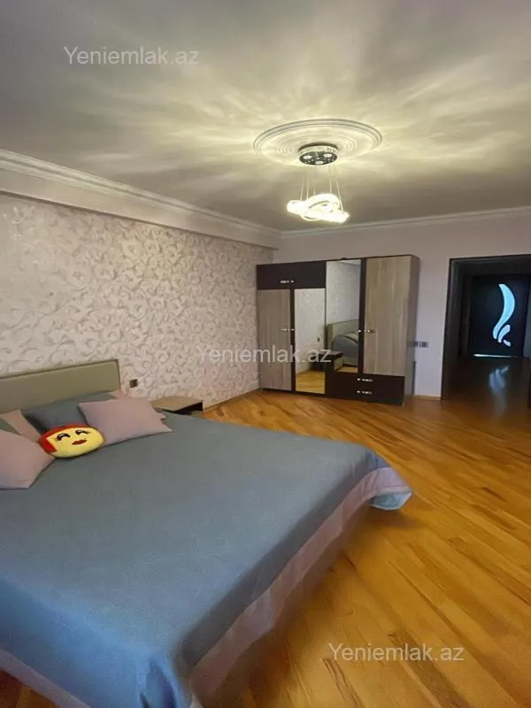 Satılır 3 otaqlı yeni tikili 125 m²