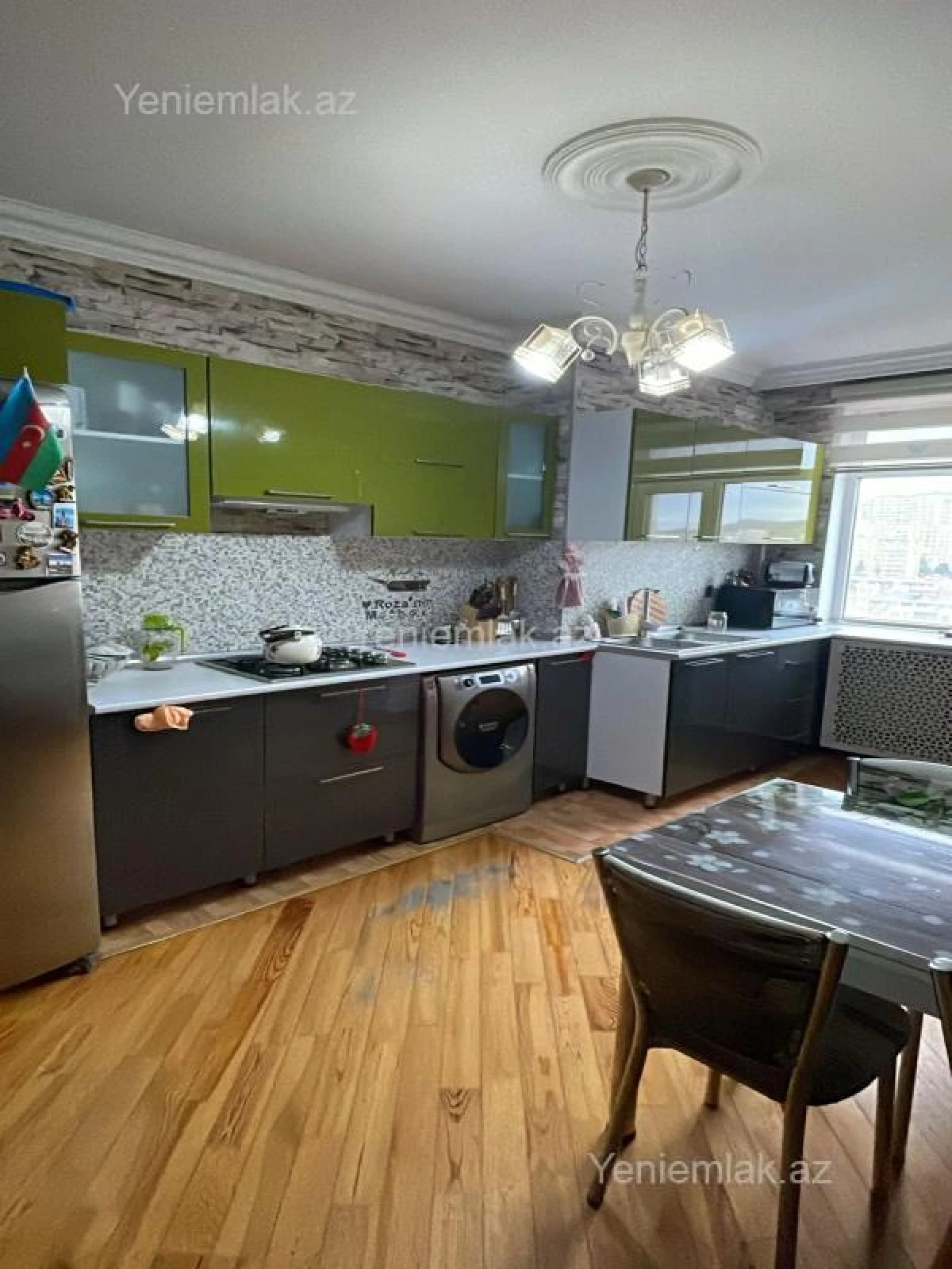 Satılır 3 otaqlı yeni tikili 125 m²