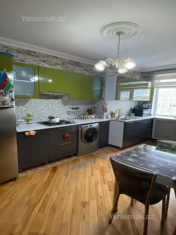 Satılır 3 otaqlı yeni tikili 125 m²