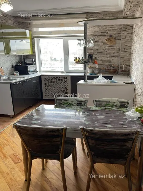 Satılır 3 otaqlı yeni tikili 125 m²